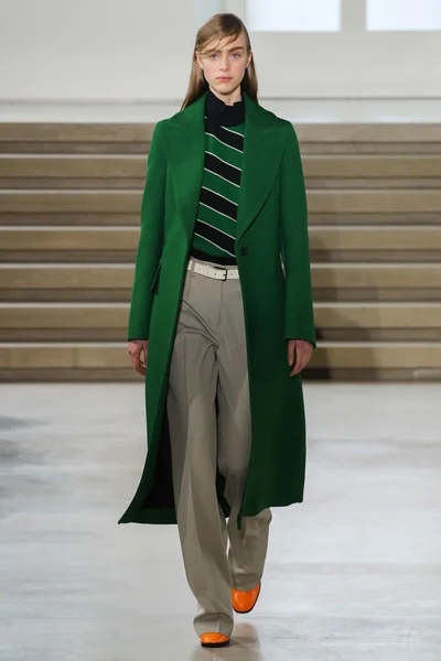 Look 13